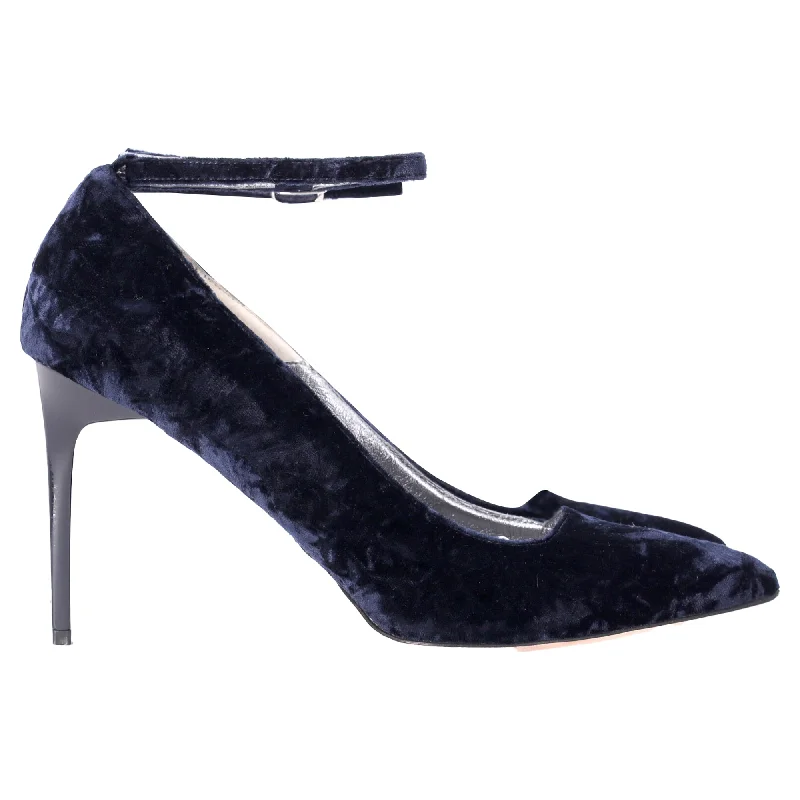 Women's velvet - covered stiletto heel pumps for a luxurious lookOscar de la Renta Roos Ankle Strap Pumps in Navy Blue Velvet