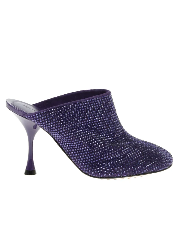 Women's date - night stiletto heel pumps with a sexy silhouetteBottega Veneta Dot Pumps