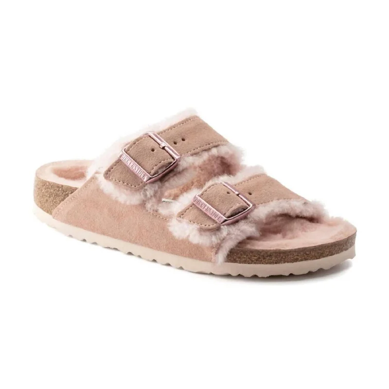 Shock - Absorbing Women's Sandals with a Soft Insole in Black for Active LifestylesWomen's Arizona Shearling Sandals In Light Rose