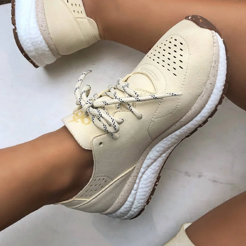 Women's Sneakers with Removable Insoles for Easy Cleaning and CustomizationFree Chamois Sneaker In Beige