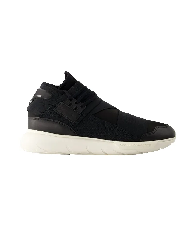 Women's Sneakers with Removable Insoles for Easy Cleaning and CustomizationQasa Sneakers - Y-3 - Leather - Black