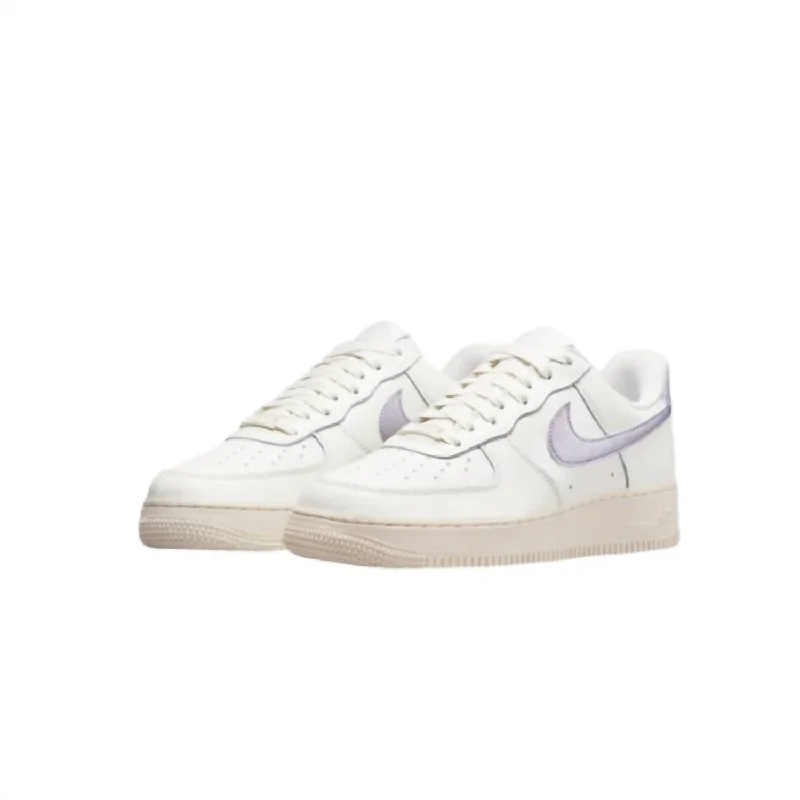 Women's Sneakers with Adjustable Straps for a Customized Fit During High - Impact ExercisesWomen's Air Force 1 '07 Ess Sneakers In Sail/oxygen Purple