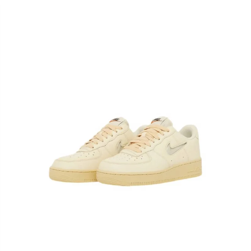 Lace - Up Women's Athletic Sneakers with Shock - Absorbing Midsoles for Intense WorkoutsWomen's Air Force 1 '07 Lx Sneakers In Coconut Milk / Light Bone