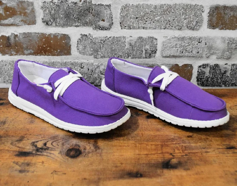 Chunky - Sole Women's Platform Sneakers in White for a Trendy Street Style LookWomen's Gypsy Jazz Fashion Sneakers In Purple Game Day