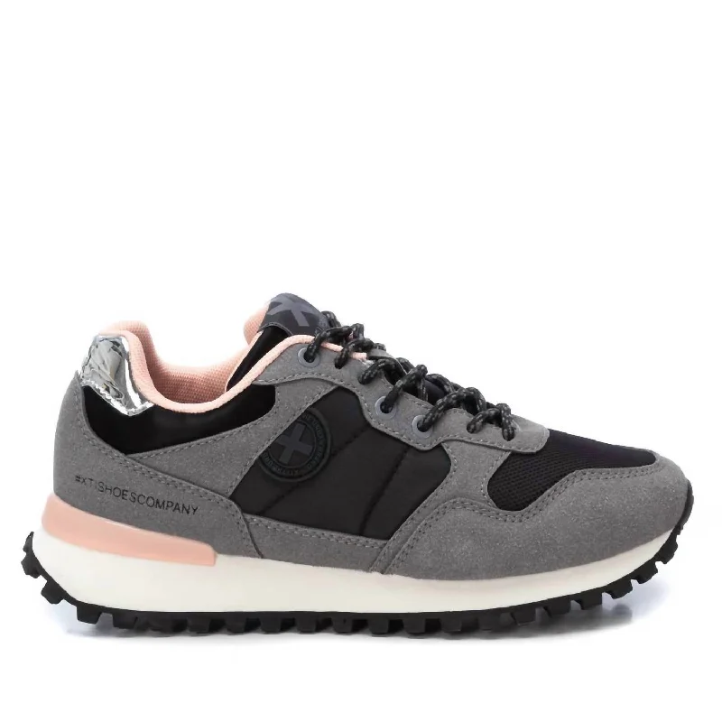 Retro - Style Women's Sneakers in Pastel Colors for a Nostalgic and Fashionable VibeWomen's Trainer Sneakers In Black