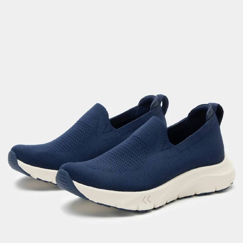 Retro - Style Women's Sneakers in Pastel Colors for a Nostalgic and Fashionable VibeWomen's Waze Ultra-Lightweight Athletic Sneaker In Navy